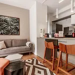 Apartamento estiloso com terraço privativo - Jardim Paulista